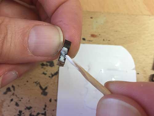 Kleben der MDF-Teile mit Leim